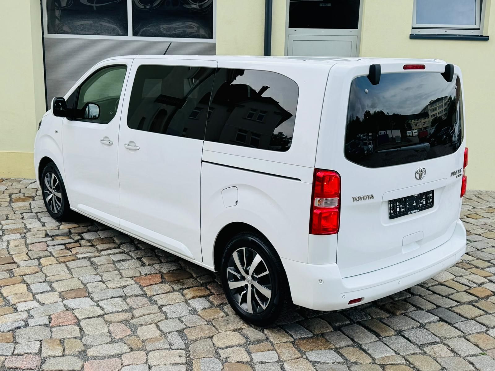 Fahrzeugabbildung Toyota Proace (Verso) 2.0 D-4D Team D |ACC|AHK|STHZG|