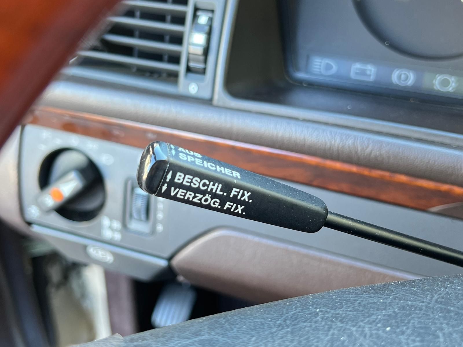 Fahrzeugabbildung Mercedes-Benz E 300 W124 Oldtimer 18" AMG | DAB | LEDER | SHZ