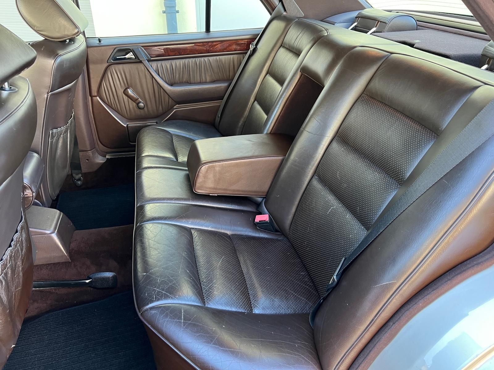 Fahrzeugabbildung Mercedes-Benz E 300 W124 Oldtimer 18" AMG | DAB | LEDER | SHZ