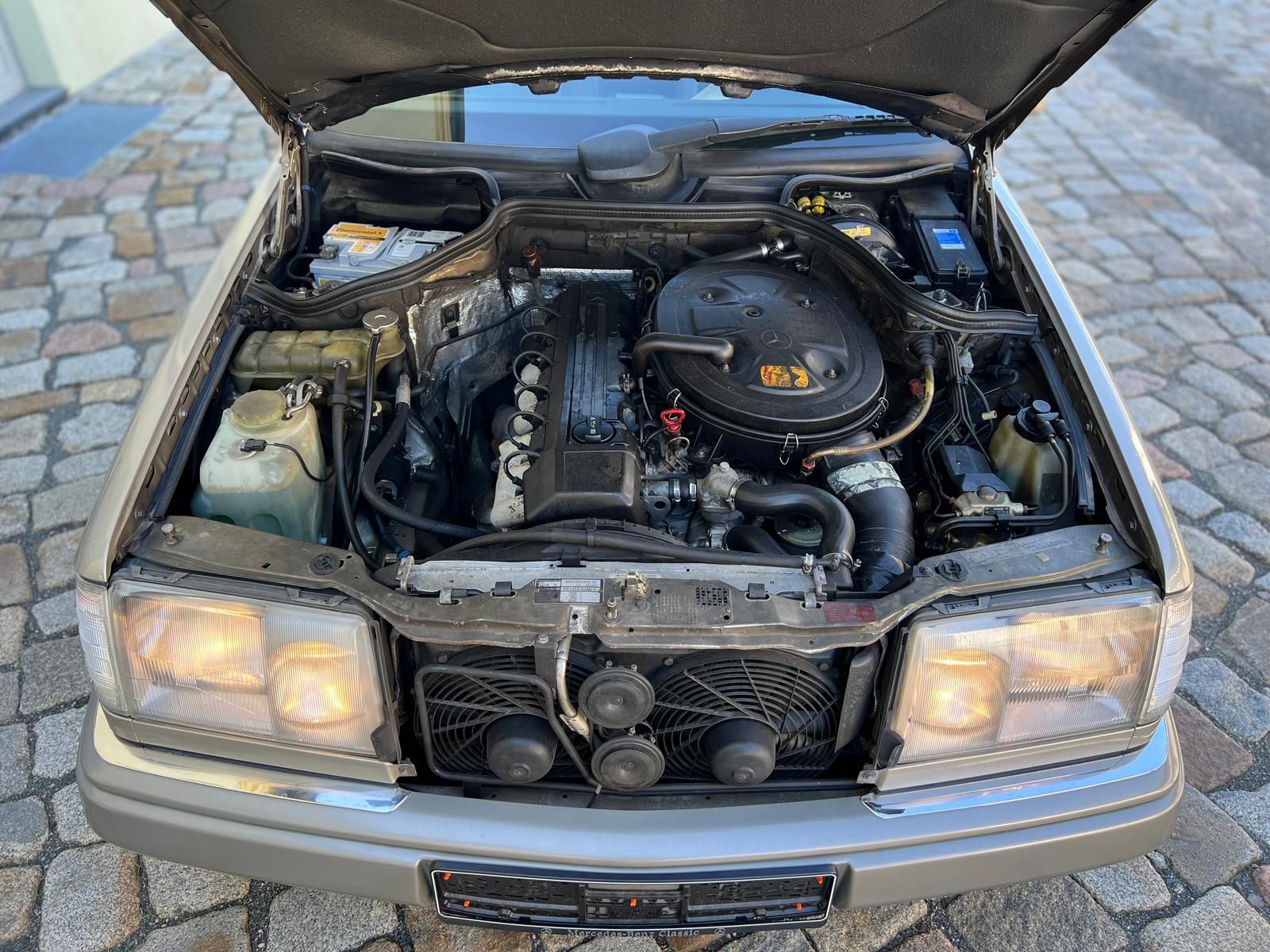 Fahrzeugabbildung Mercedes-Benz E 300 W124 Oldtimer 18" AMG | DAB | LEDER | SHZ