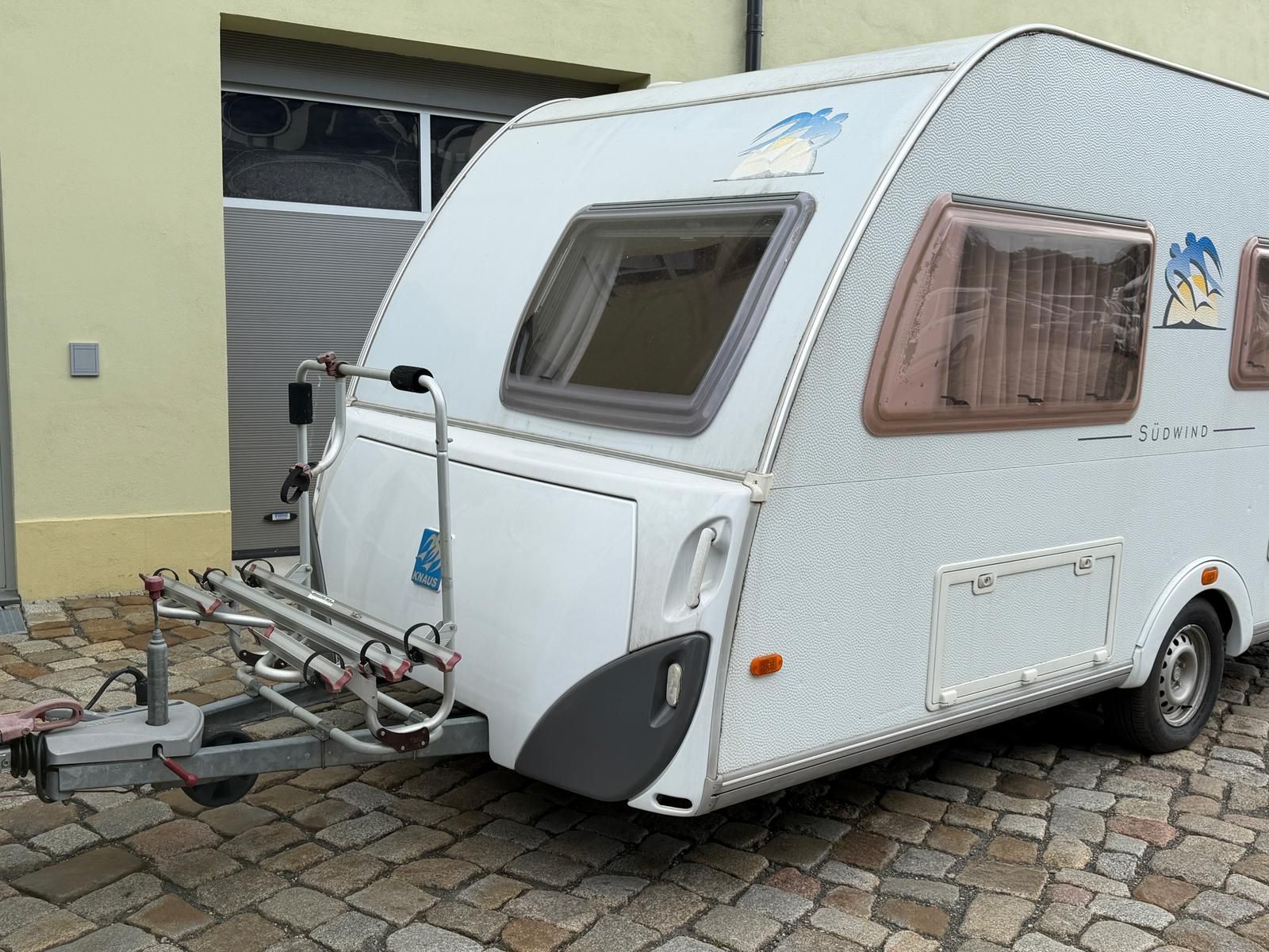 Fahrzeugabbildung Knaus Tabbert Südwind 450 FU Wohnwagen/Caravan 100km/h
