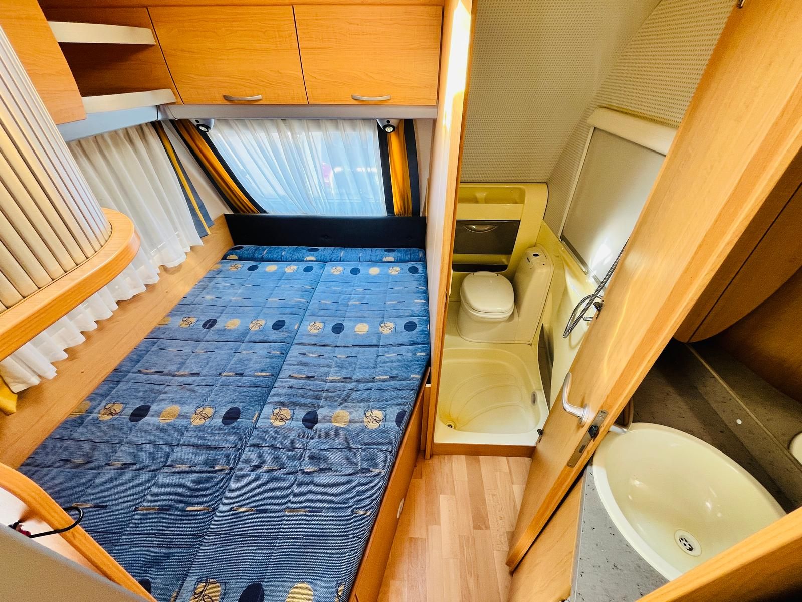 Fahrzeugabbildung Knaus Tabbert Südwind 450 FU Wohnwagen/Caravan 100km/h