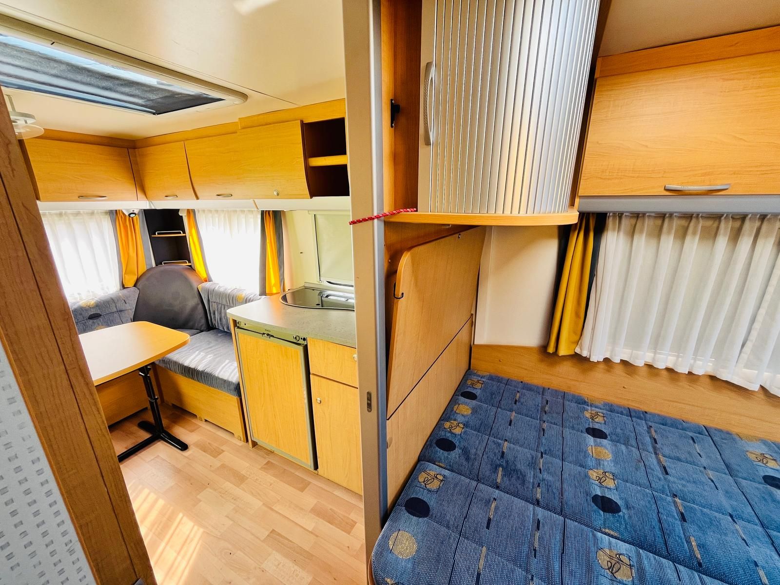 Fahrzeugabbildung Knaus Tabbert Südwind 450 FU Wohnwagen/Caravan 100km/h