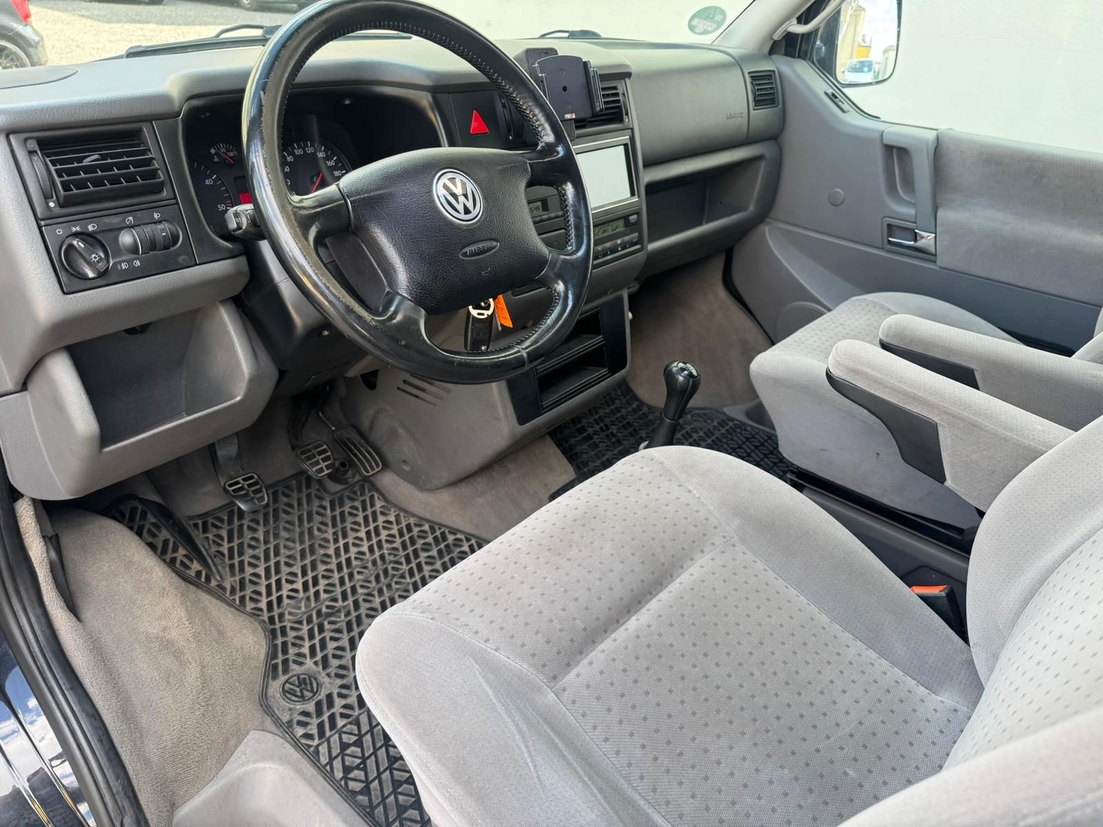 Fahrzeugabbildung Volkswagen T4 Multivan 2.5 TDI AHK | CAM | CARPLAY | NAVI |