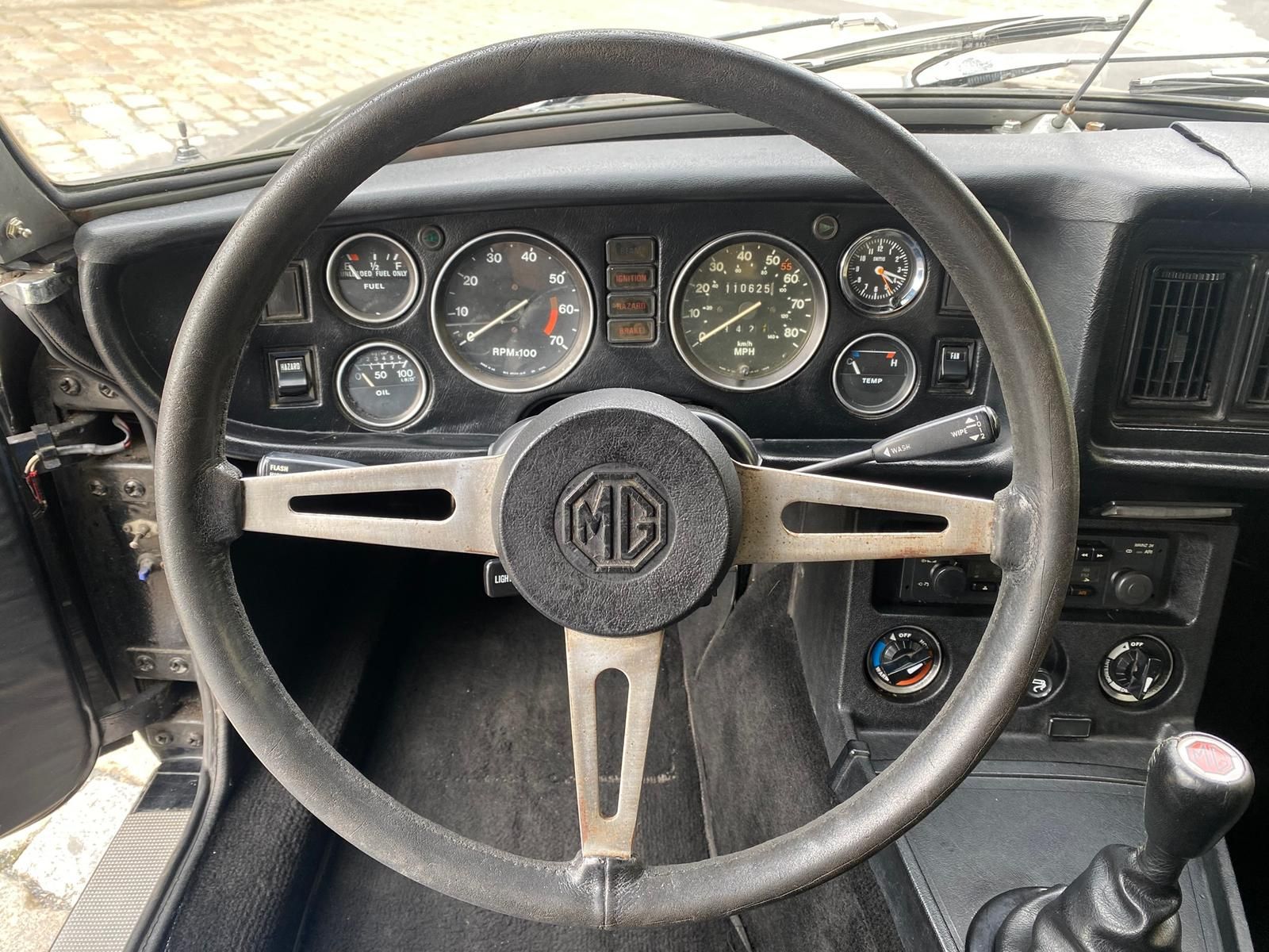 Fahrzeugabbildung MG MGB Limited Edition Radster Oldtimer