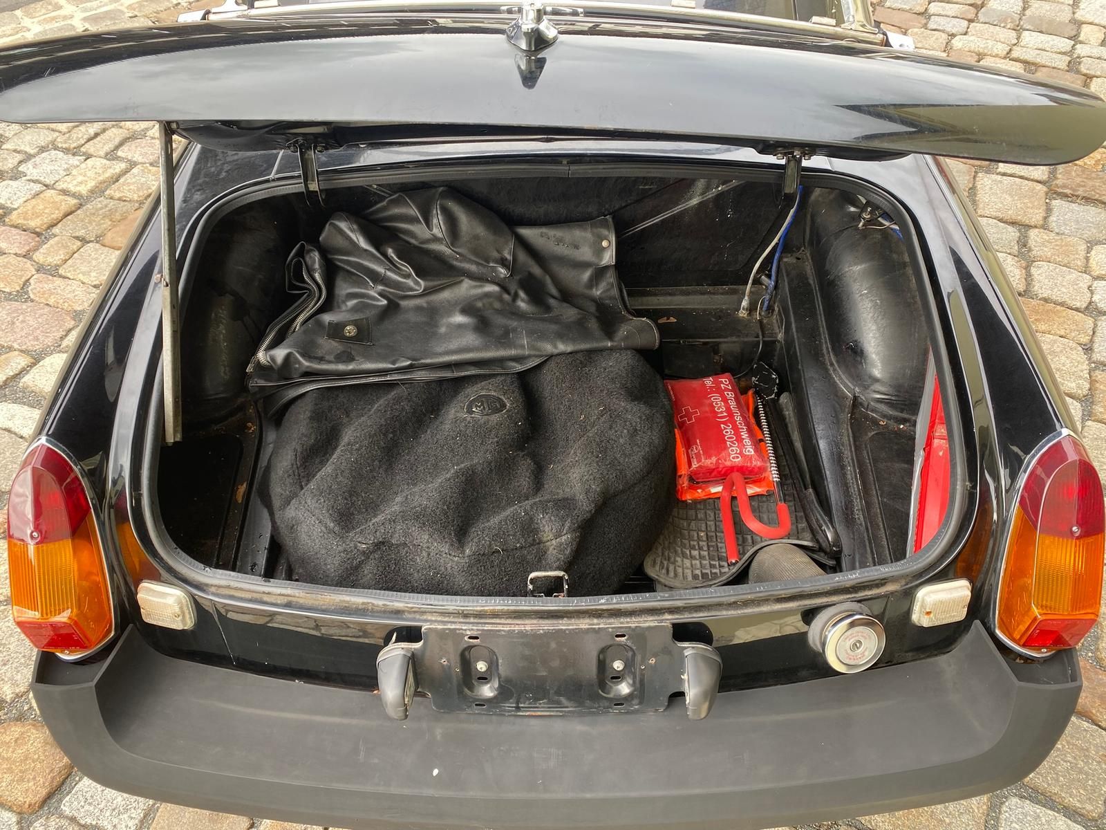 Fahrzeugabbildung MG MGB Limited Edition Radster Oldtimer