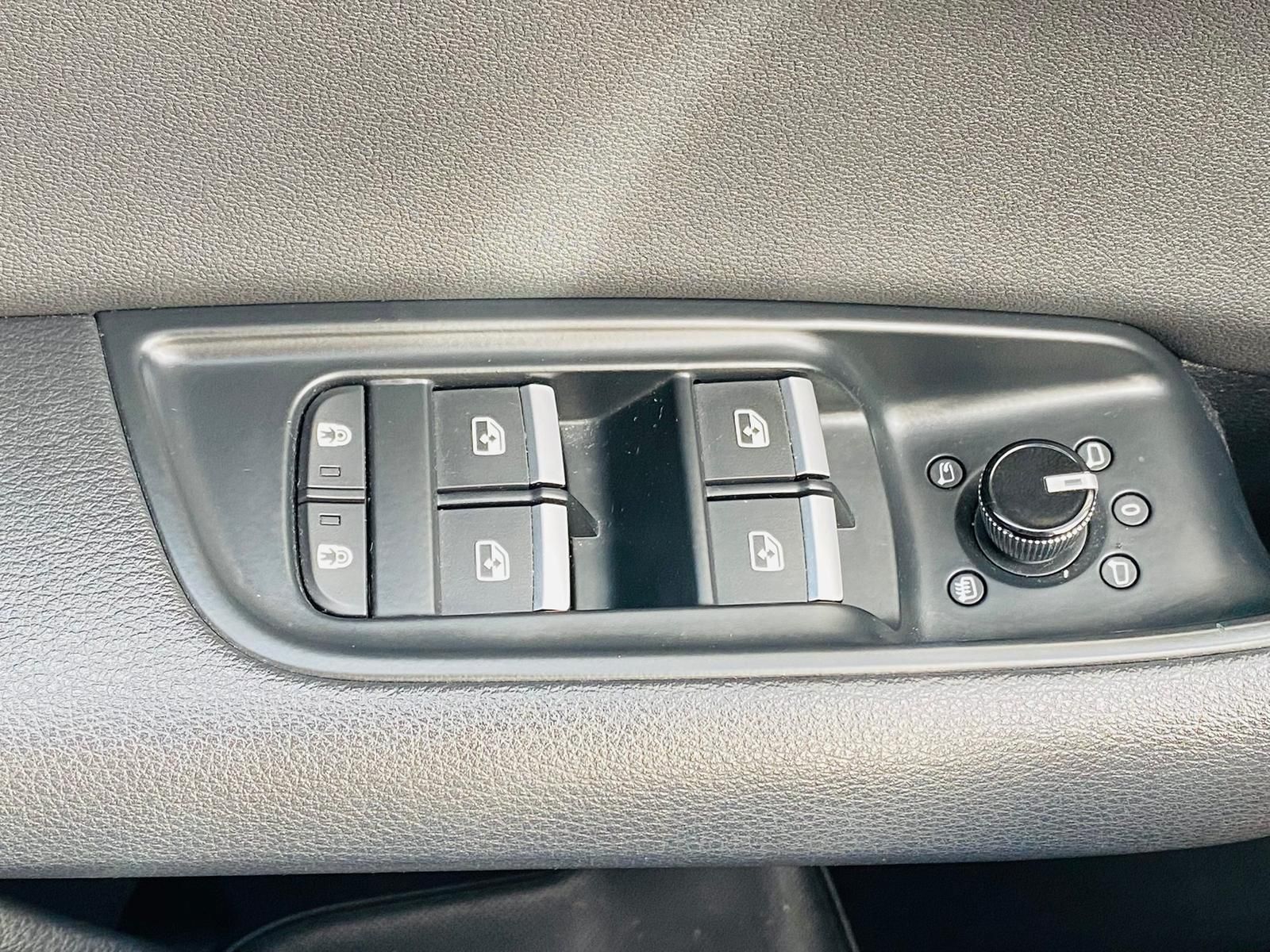 Fahrzeugabbildung Audi Q8 50 TDI V6 Quattro +ACC+CARPLAY+HUD+LED+NAVI+