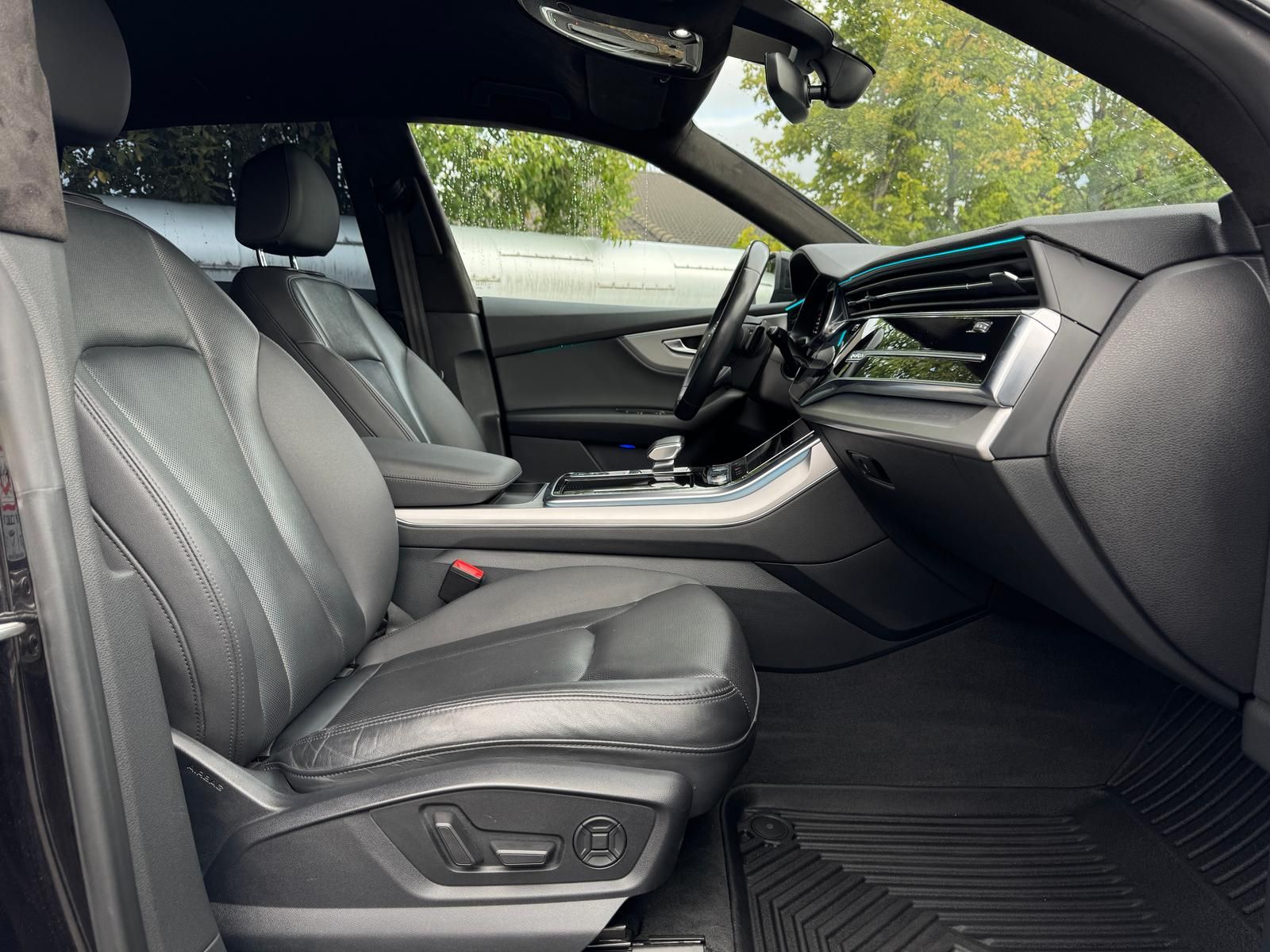 Fahrzeugabbildung Audi Q8 50 TDI V6 Quattro +ACC+CARPLAY+HUD+LED+NAVI+