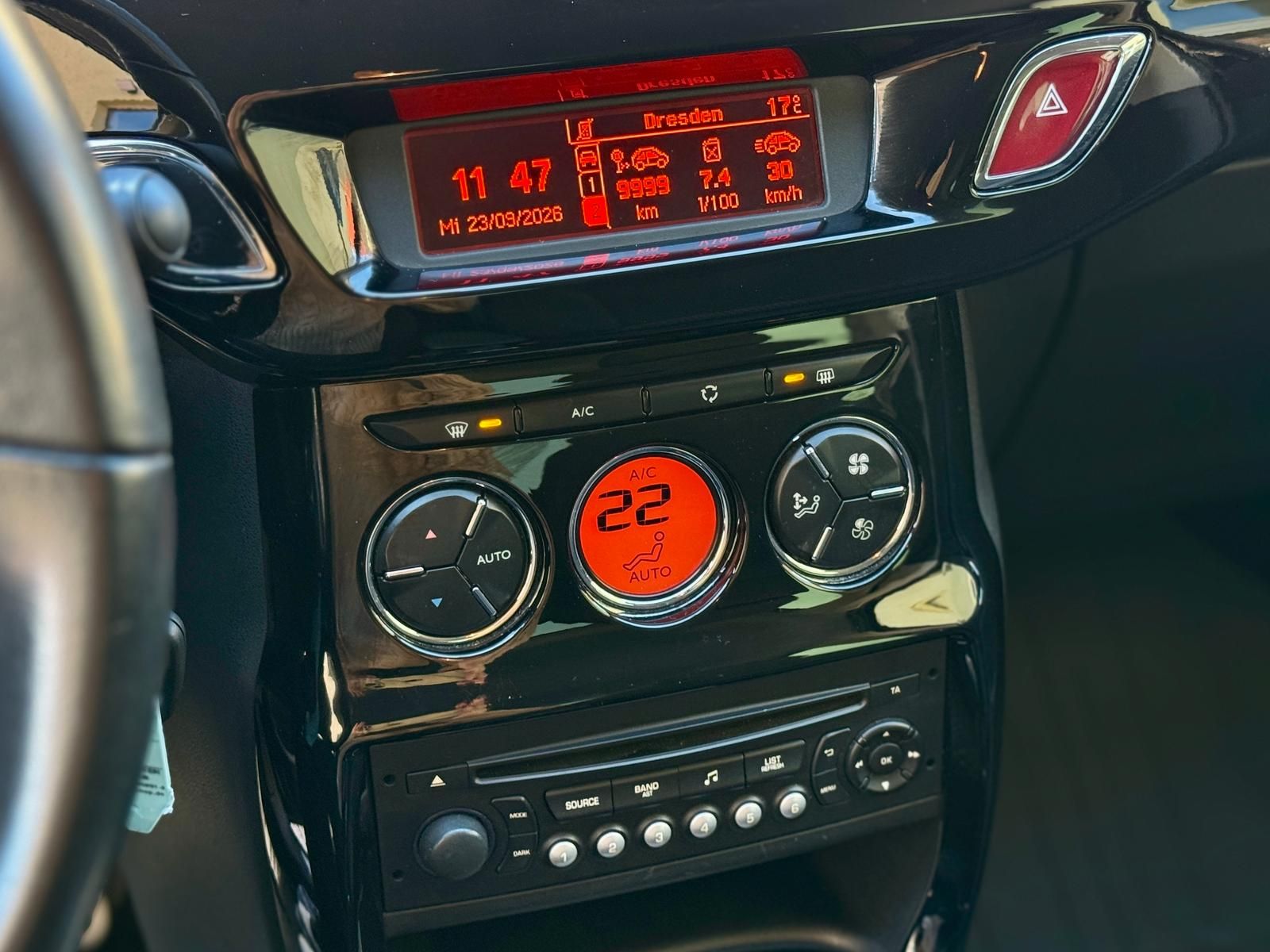 Fahrzeugabbildung Citroën C3 1.6 VTi Red Block PDC + 1.HAND