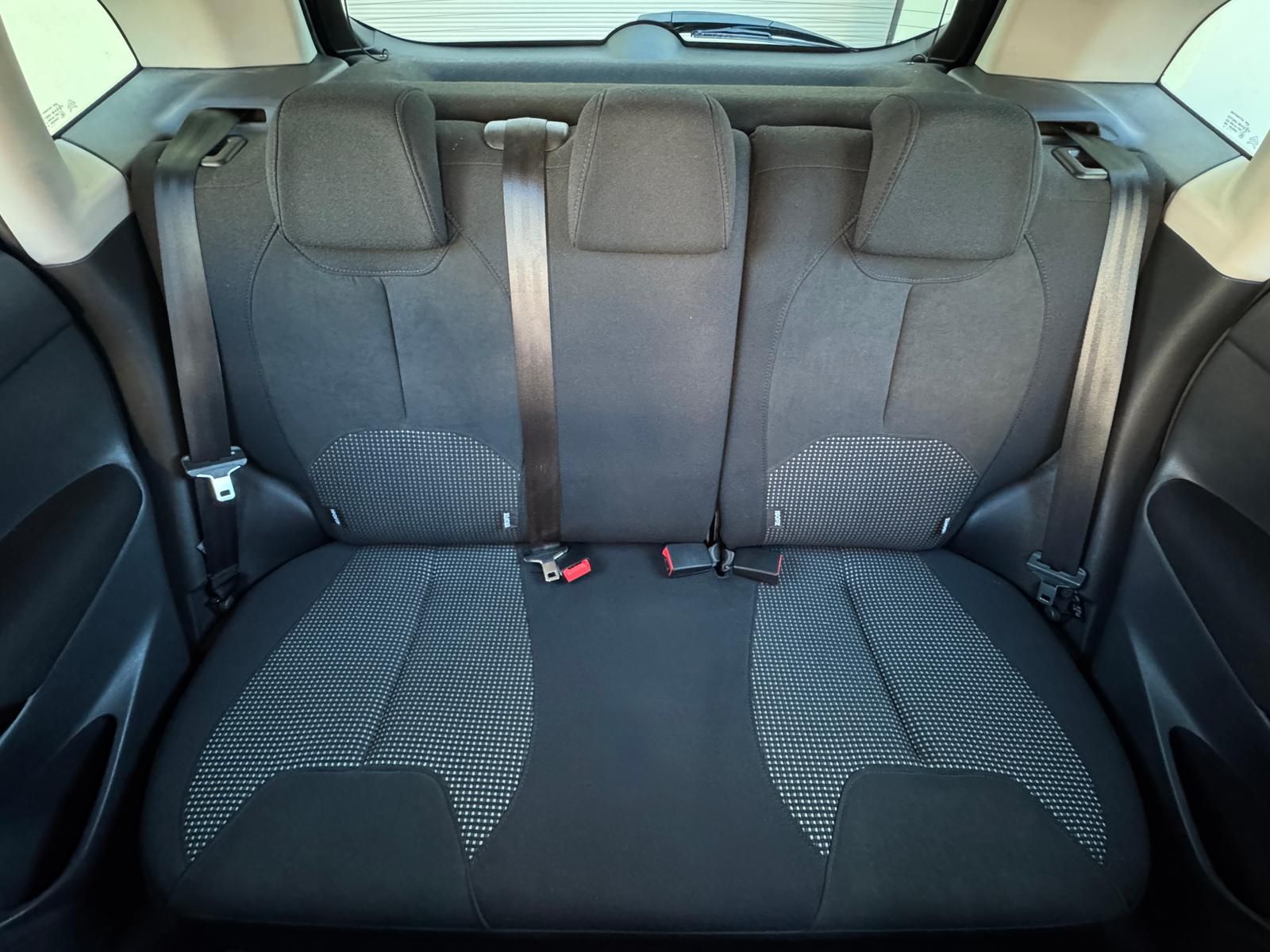 Fahrzeugabbildung Citroën C3 1.6 VTi Red Block PDC + 1.HAND