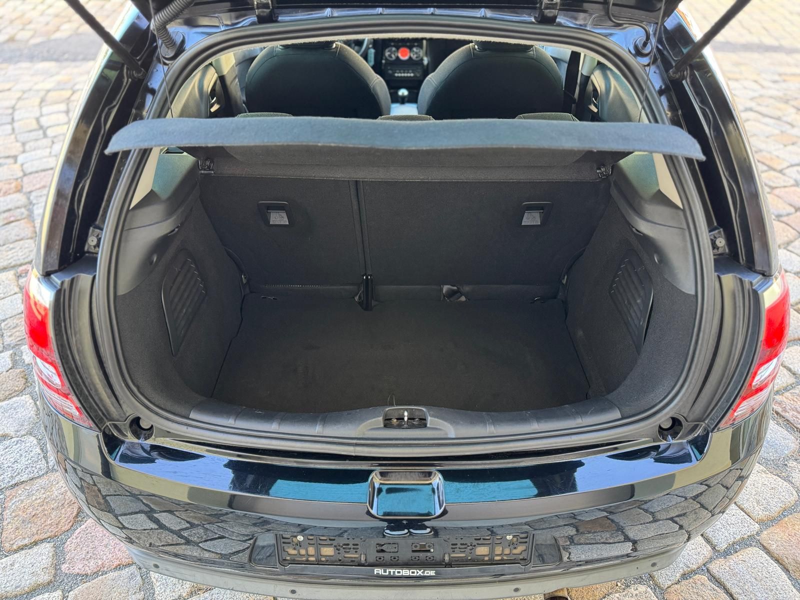 Fahrzeugabbildung Citroën C3 1.6 VTi Red Block PDC + 1.HAND