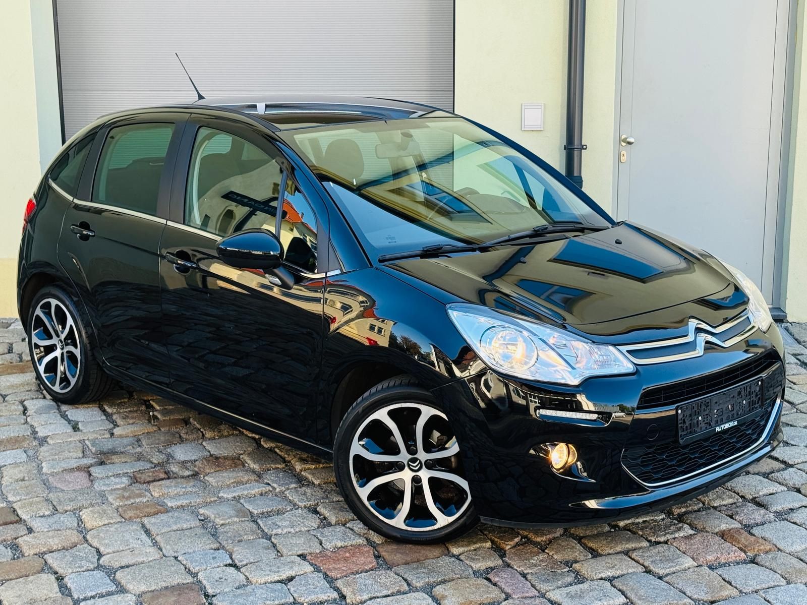 Fahrzeugabbildung Citroën C3 1.6 VTi Red Block PDC + 1.HAND