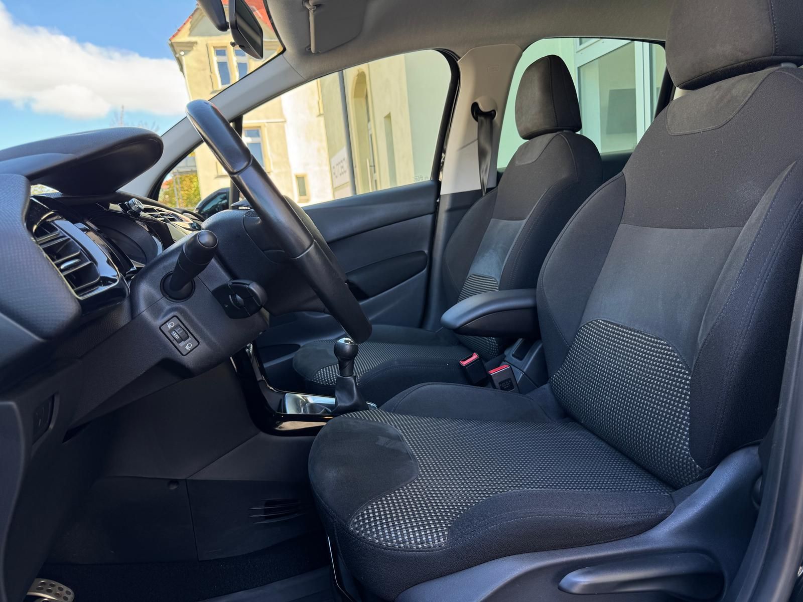 Fahrzeugabbildung Citroën C3 1.6 VTi Red Block PDC + 1.HAND