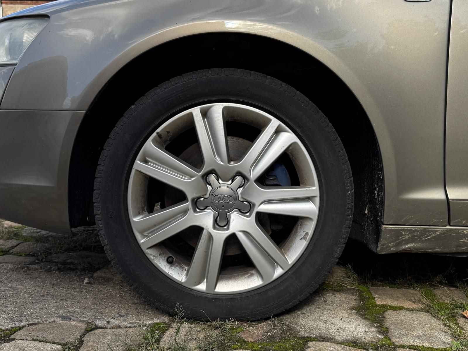 Fahrzeugabbildung Audi A6 2.4 V6  Limousine
