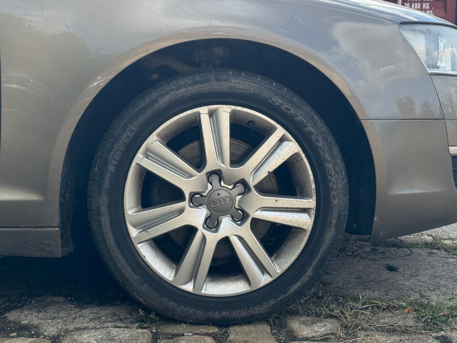 Fahrzeugabbildung Audi A6 2.4 V6  Limousine