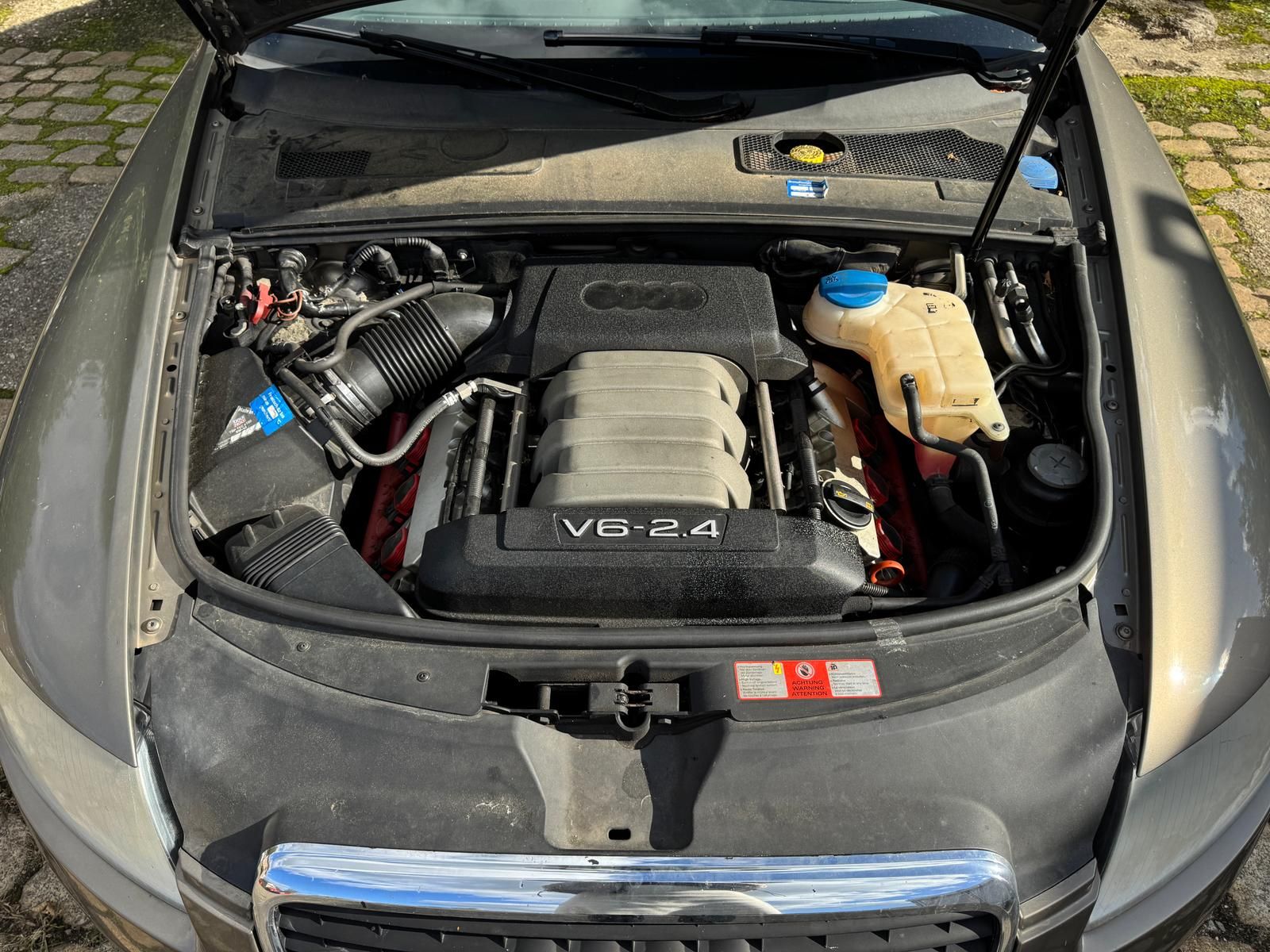Fahrzeugabbildung Audi A6 2.4 V6  Limousine