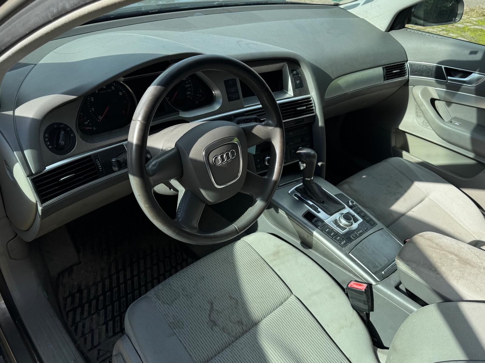 Fahrzeugabbildung Audi A6 2.4 V6  Limousine