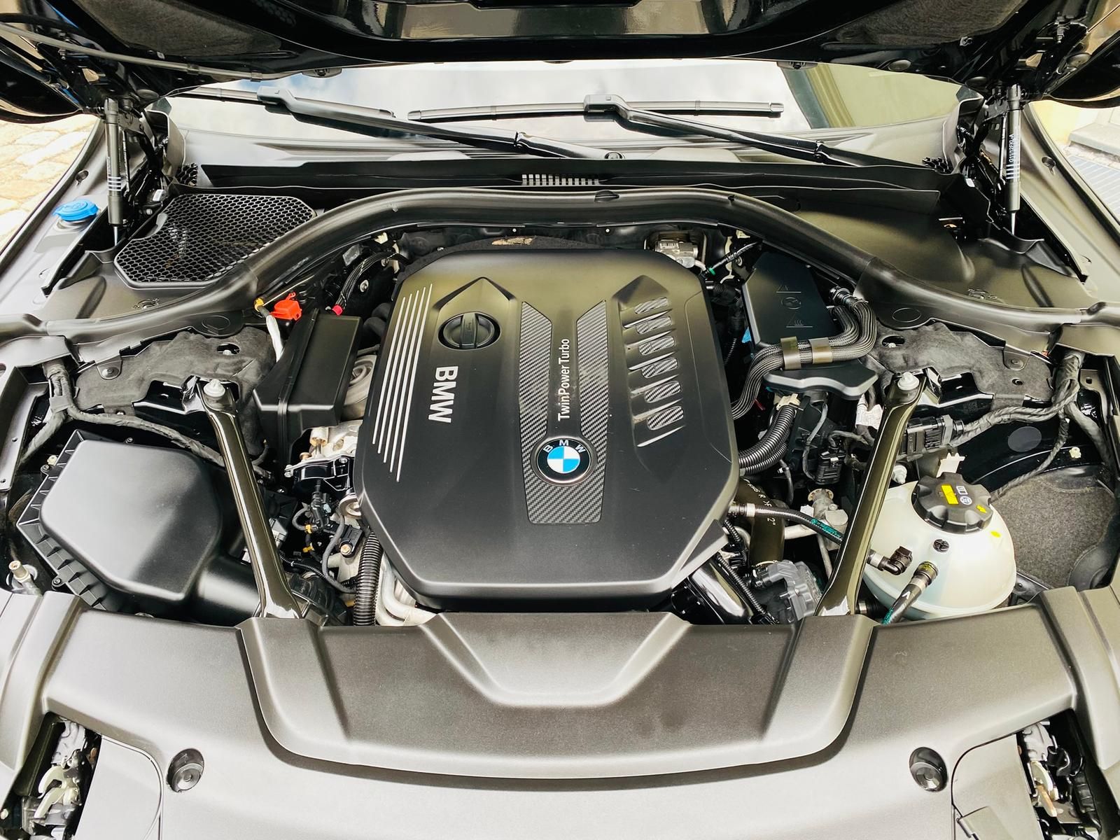 Fahrzeugabbildung BMW 740d xDrive Shadow-Line +CARPLAY+HUD+LASER+360°+