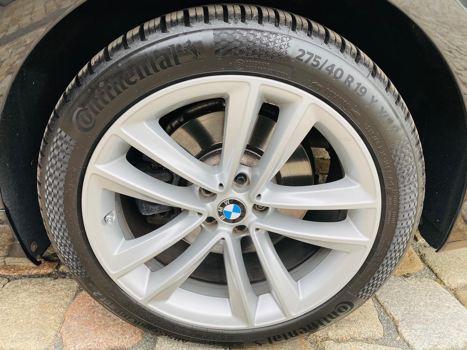 Fahrzeugabbildung BMW 740d xDrive Shadow-Line +CARPLAY+HUD+LASER+360°+