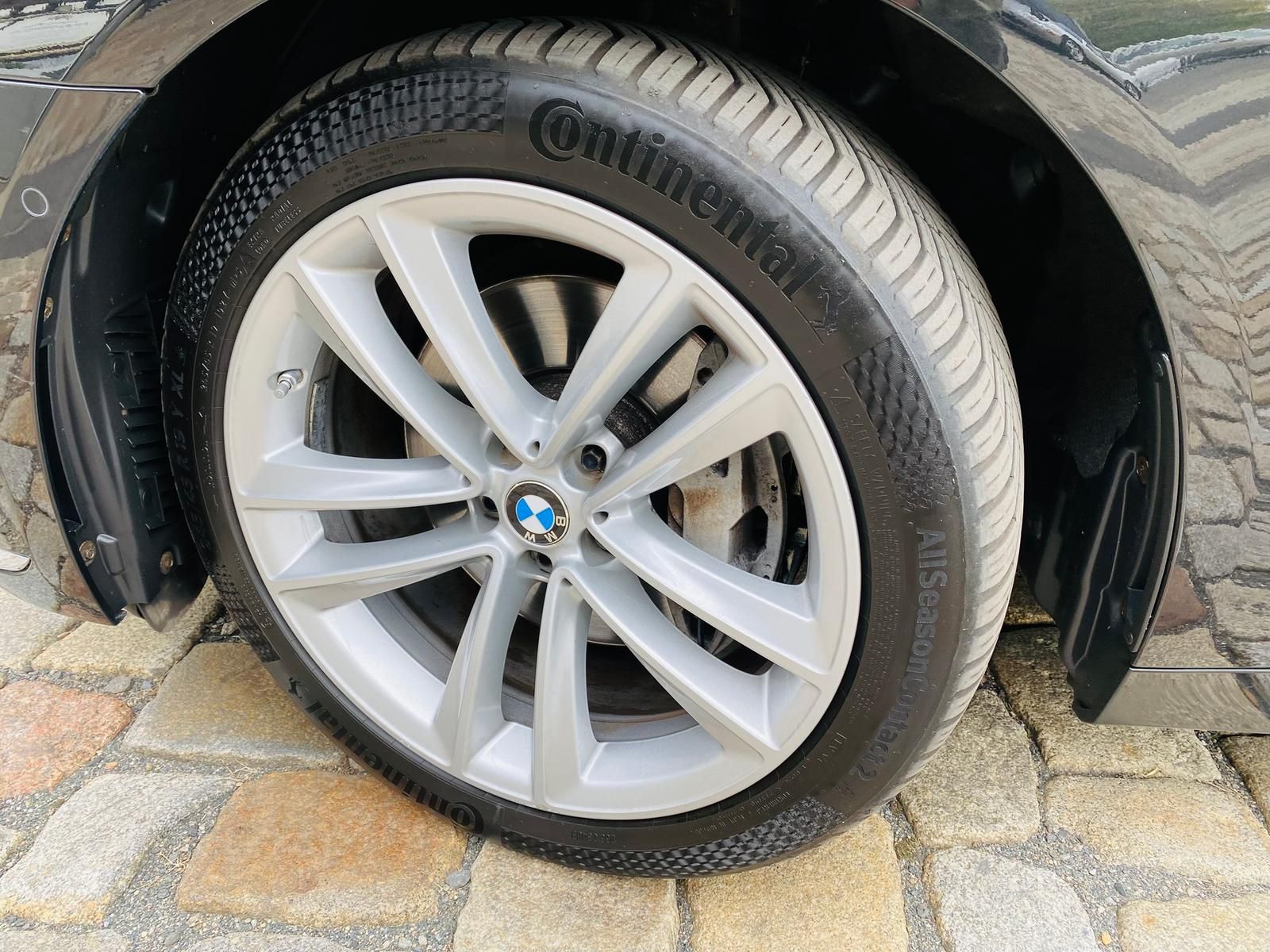 Fahrzeugabbildung BMW 740d xDrive Shadow-Line +CARPLAY+HUD+LASER+360°+