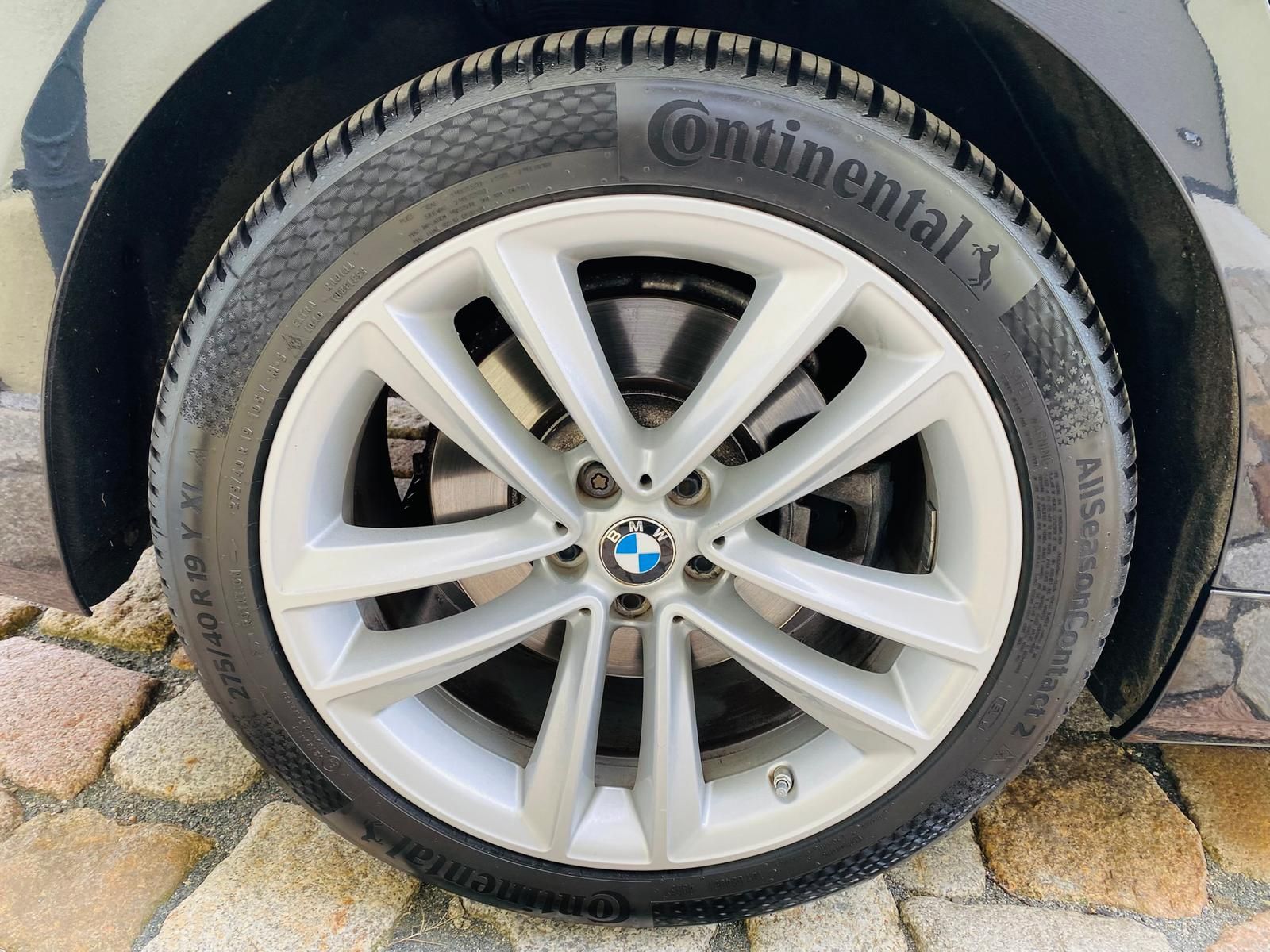 Fahrzeugabbildung BMW 740d xDrive Shadow-Line +CARPLAY+HUD+LASER+360°+