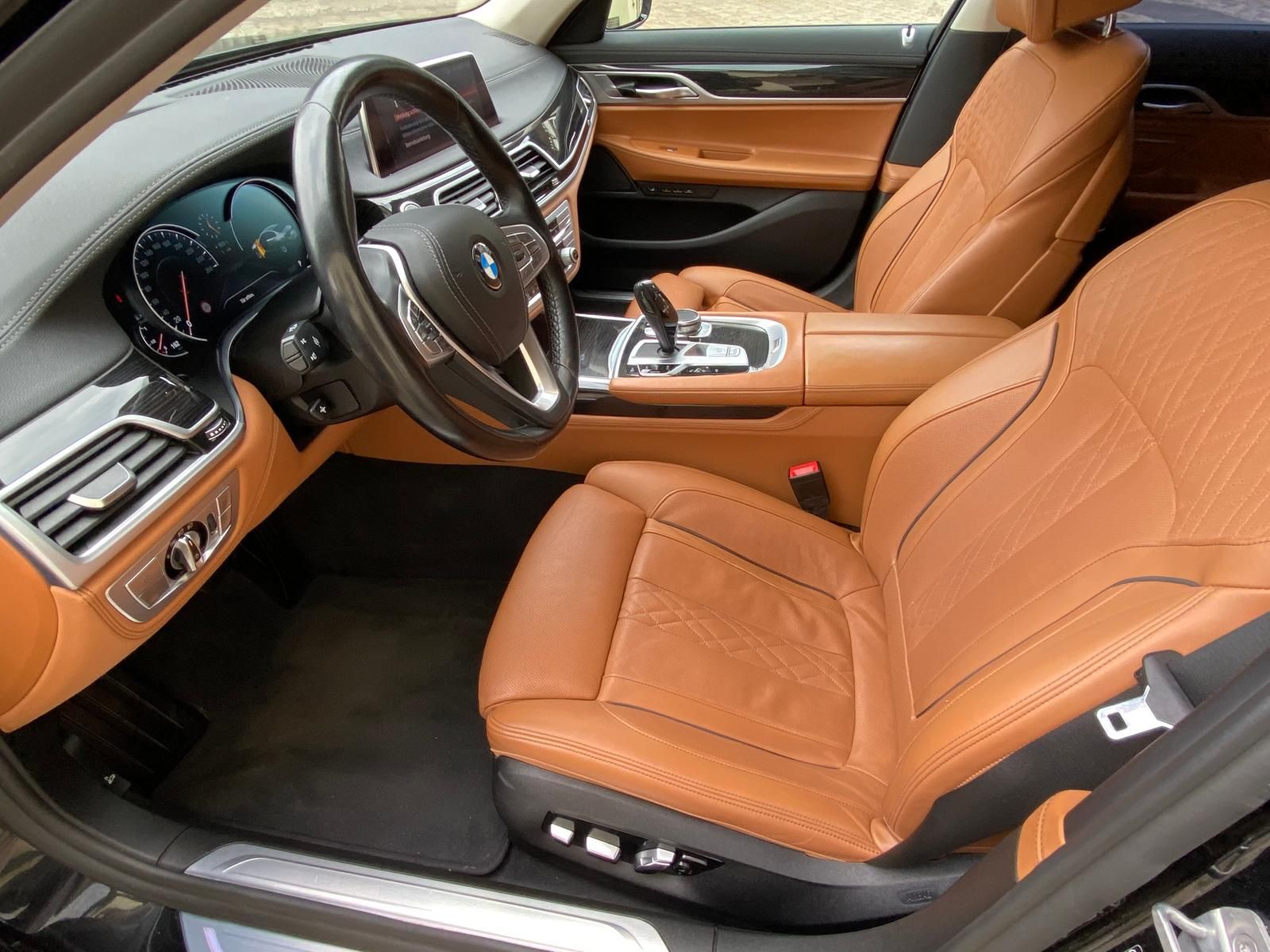 Fahrzeugabbildung BMW 740d xDrive Shadow-Line +CARPLAY+HUD+LASER+360°+