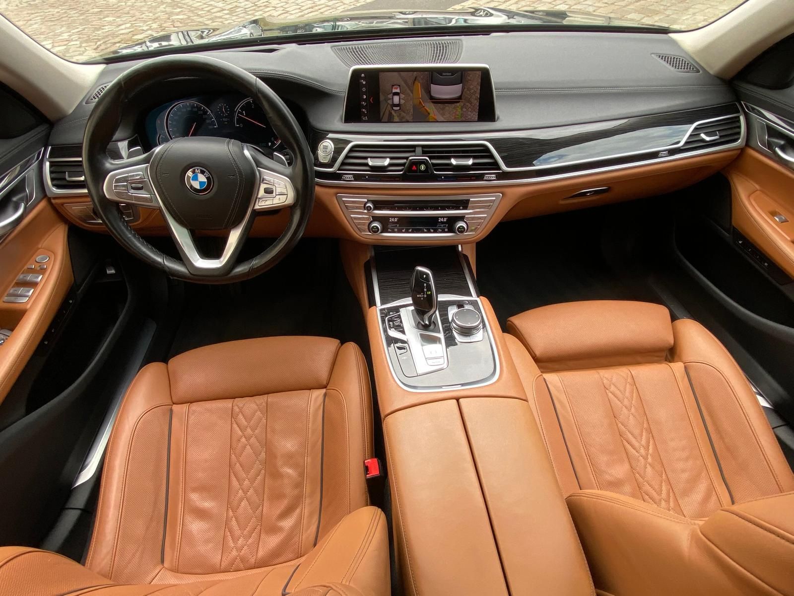 Fahrzeugabbildung BMW 740d xDrive Shadow-Line +CARPLAY+HUD+LASER+360°+