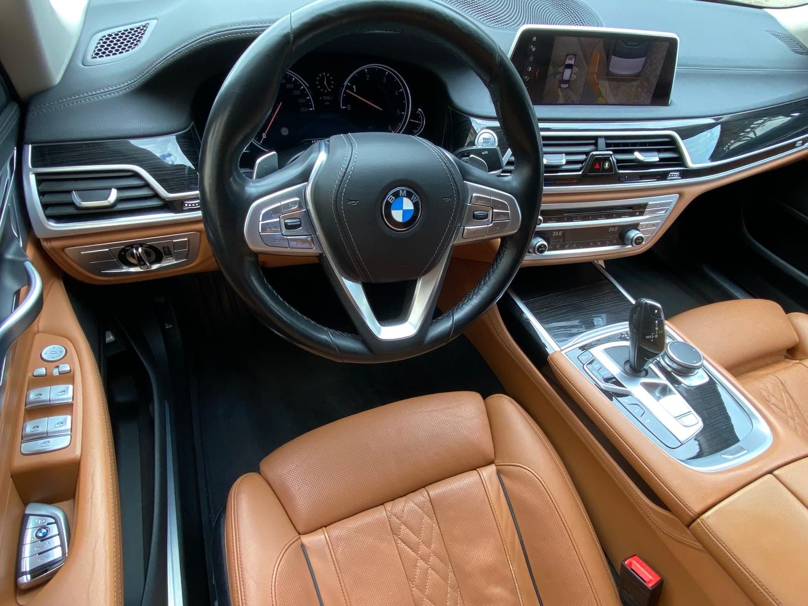 Fahrzeugabbildung BMW 740d xDrive Shadow-Line +CARPLAY+HUD+LASER+360°+