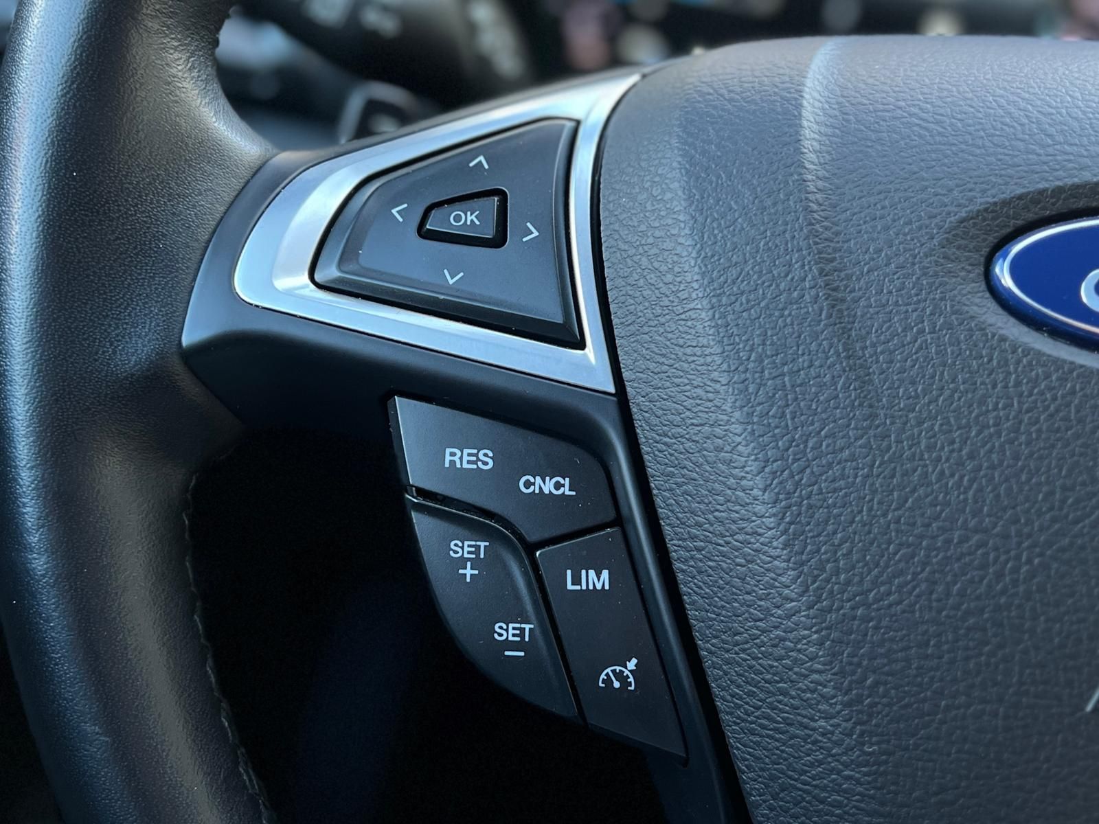Fahrzeugabbildung Ford Mondeo 2.0 EcoBlue Titanium AWD +AHK+CAM+LED+
