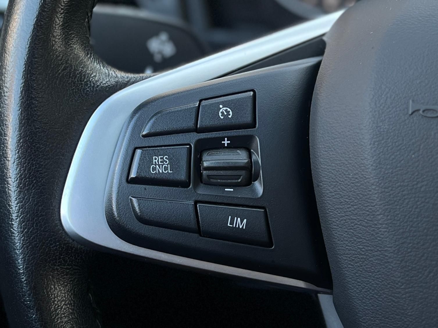 Fahrzeugabbildung BMW 218d xDrive Luxury Line+AHK+CAM+HUD+LED+PANO+