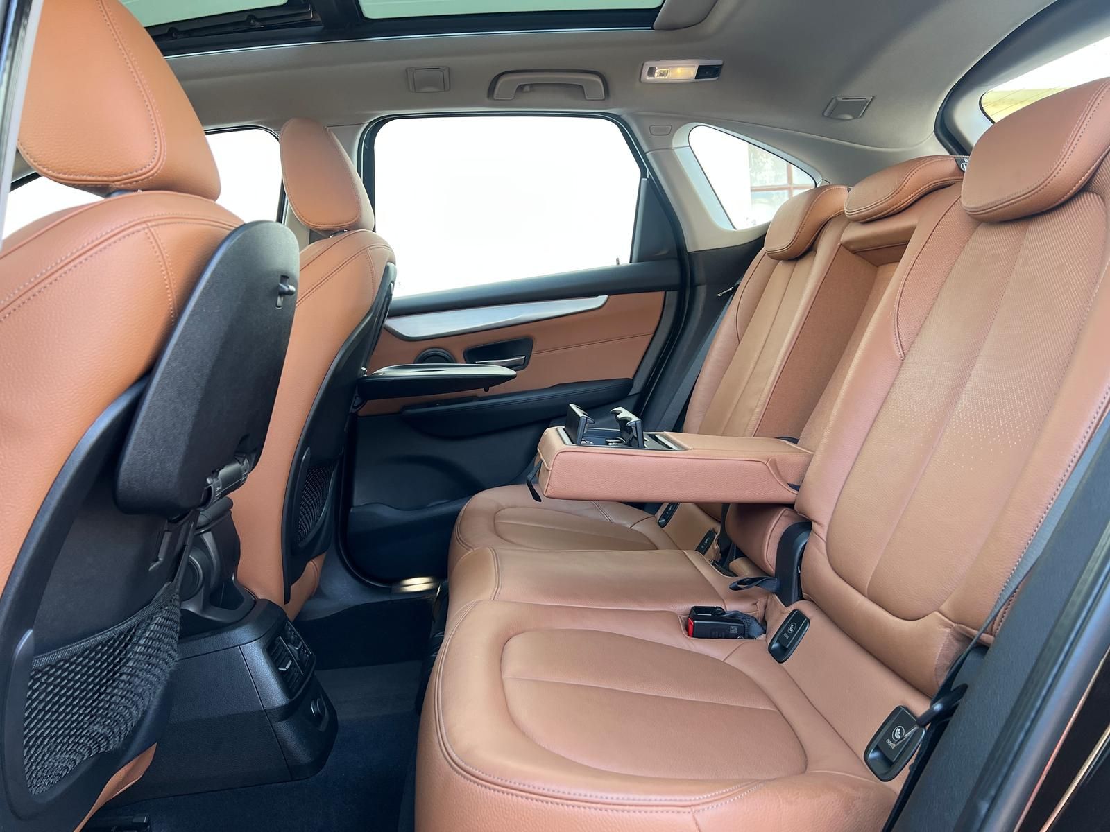 Fahrzeugabbildung BMW 218d xDrive Luxury Line+AHK+CAM+HUD+LED+PANO+