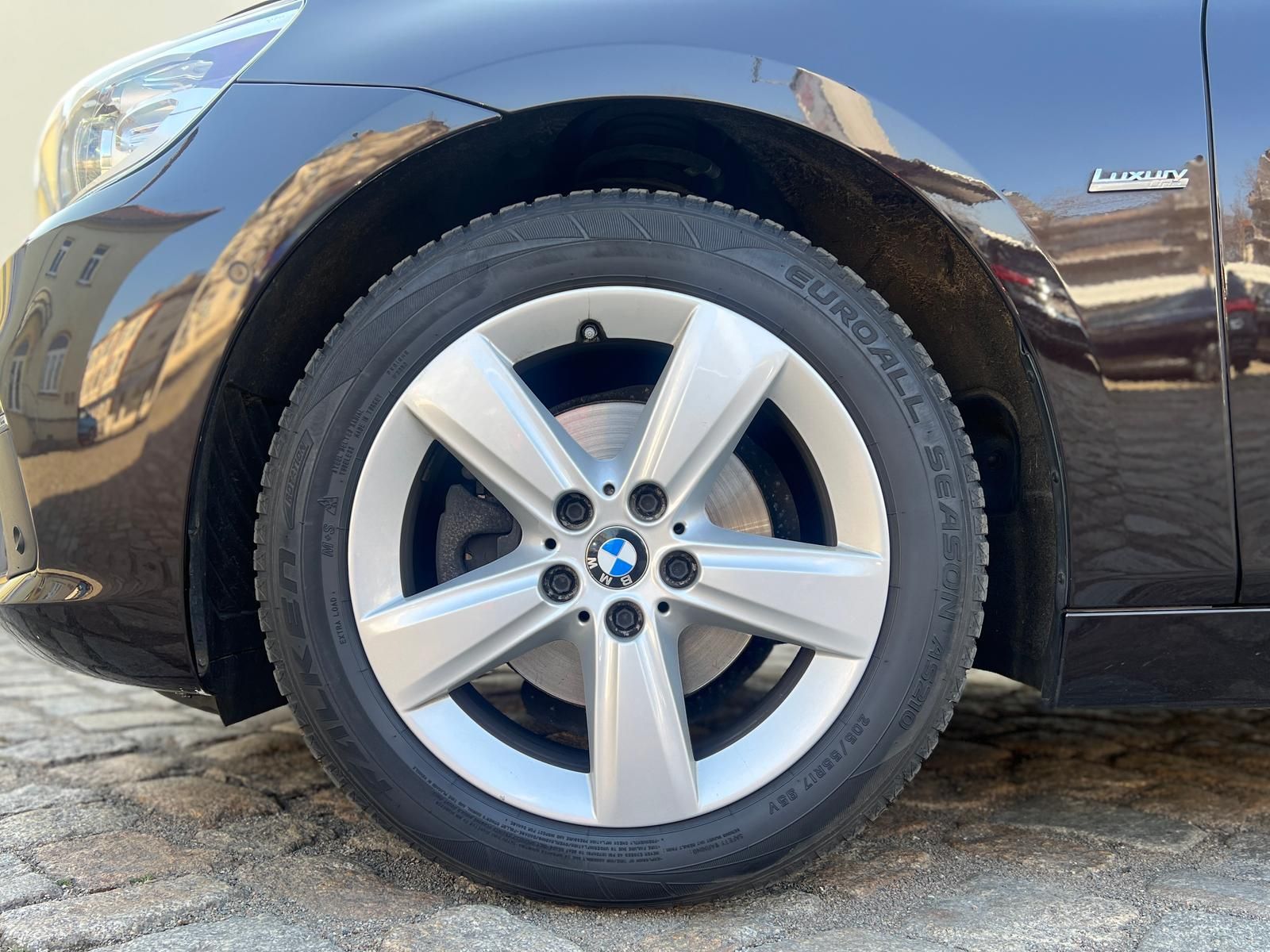 Fahrzeugabbildung BMW 218d xDrive Luxury Line+AHK+CAM+HUD+LED+PANO+