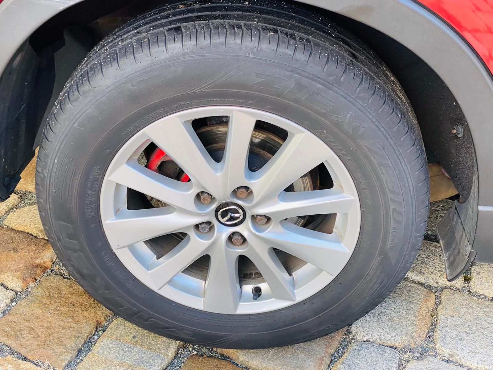 Fahrzeugabbildung Mazda CX-5 Center-Line AWD