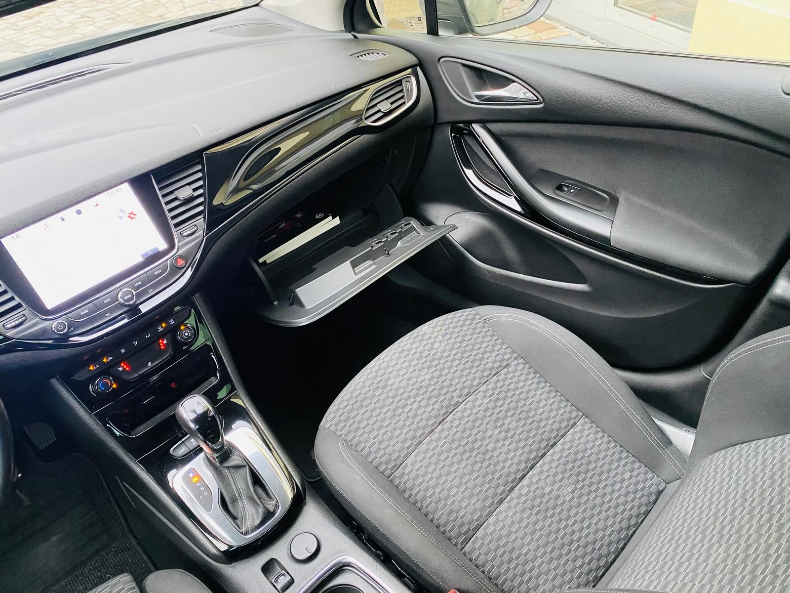 Fahrzeugabbildung Opel Astra K Sports Tourer 1.4 16V SIDI Turbo Android