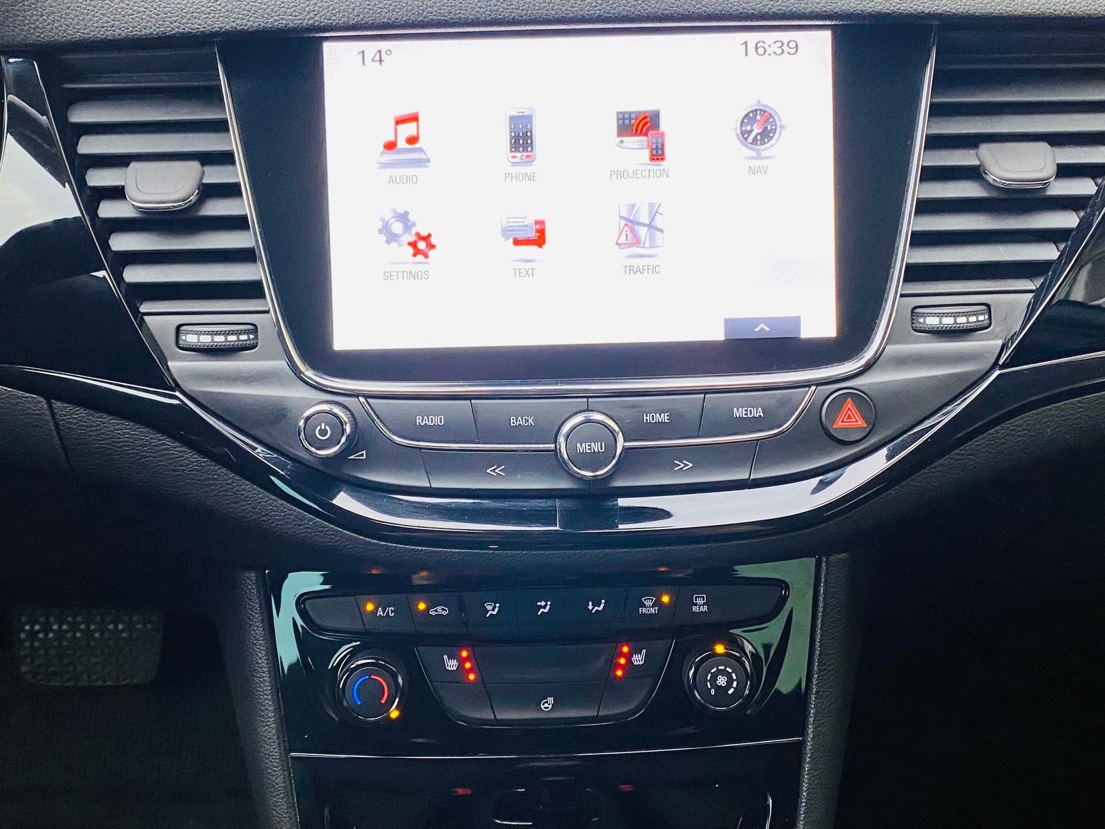 Fahrzeugabbildung Opel Astra K Sports Tourer 1.4 16V SIDI Turbo Android