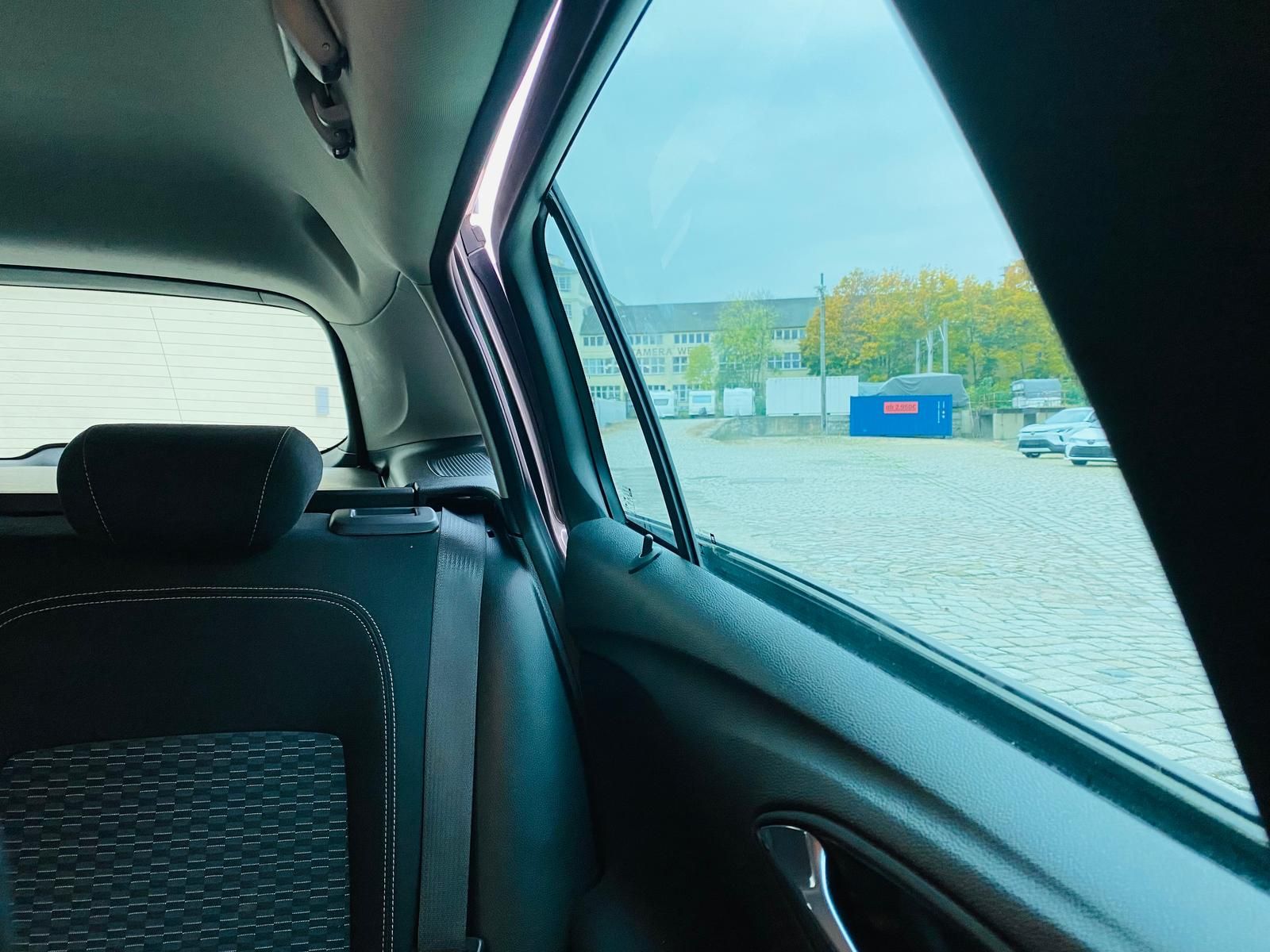 Fahrzeugabbildung Opel Astra K Sports Tourer 1.4 16V SIDI Turbo Android
