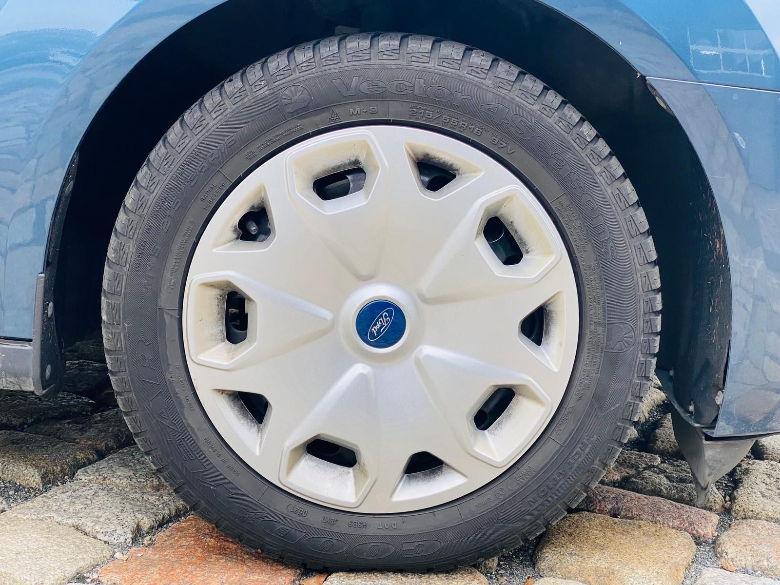Fahrzeugabbildung Ford Transit Connect Kombi 1.5 EcoBlue m. CampingBox