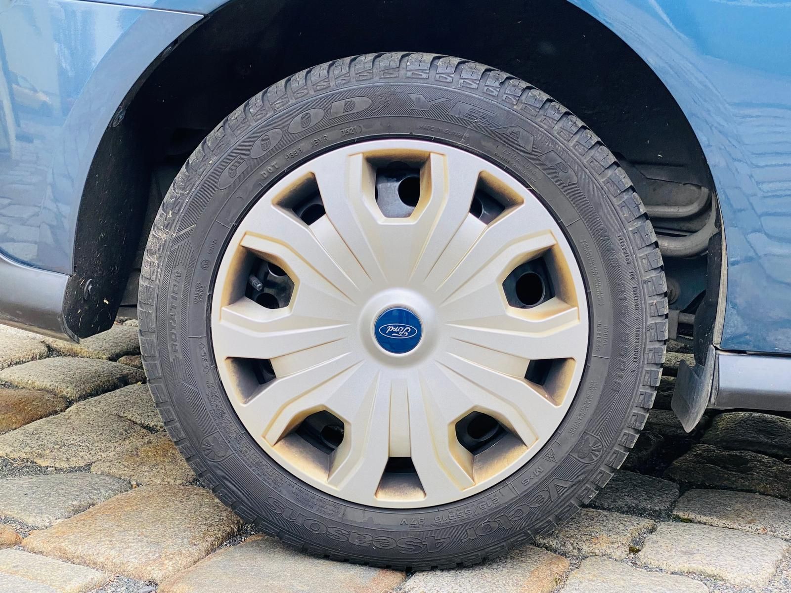 Fahrzeugabbildung Ford Transit Connect Kombi 1.5 EcoBlue m. CampingBox