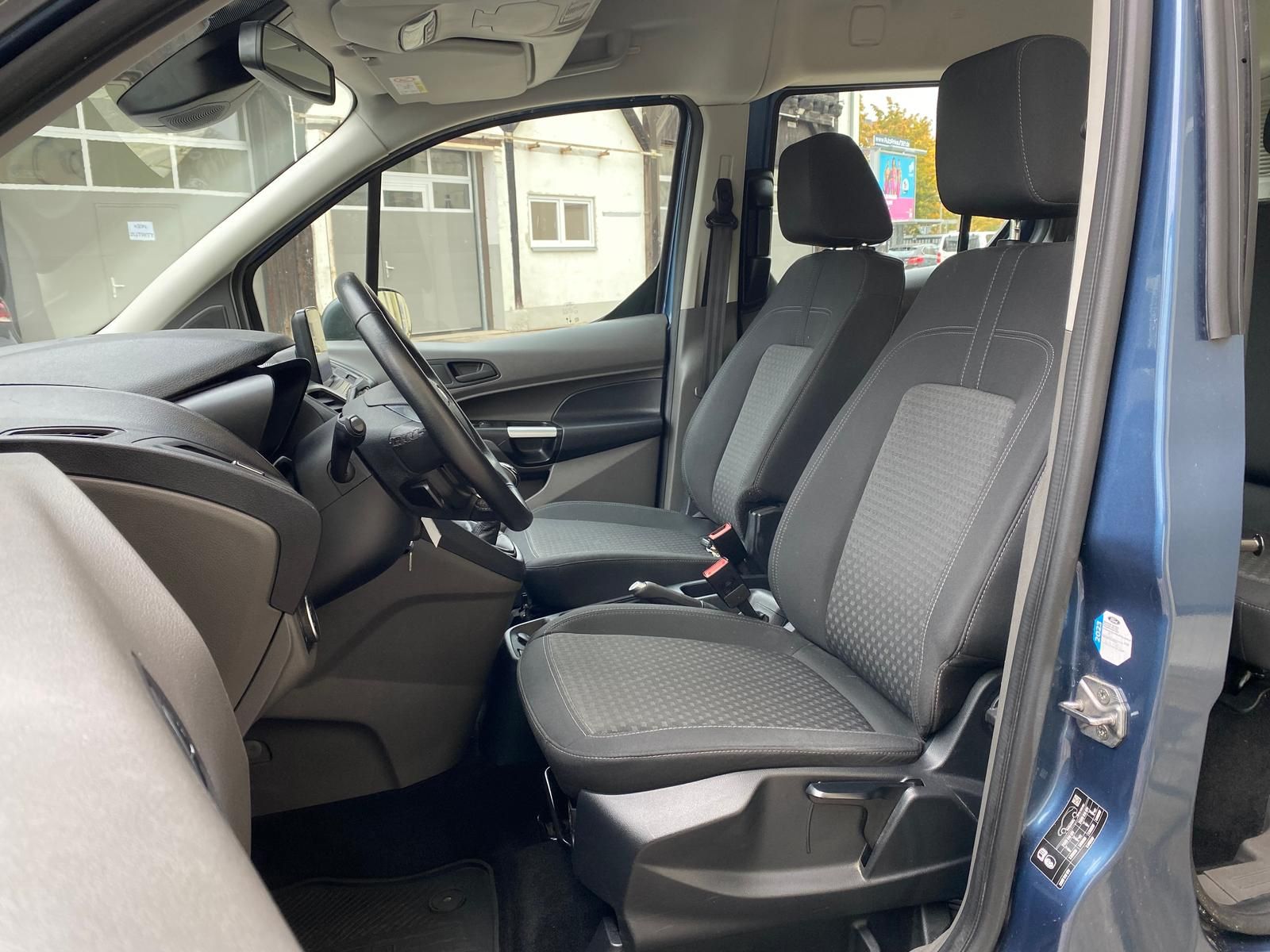 Fahrzeugabbildung Ford Transit Connect Kombi 1.5 EcoBlue m. CampingBox