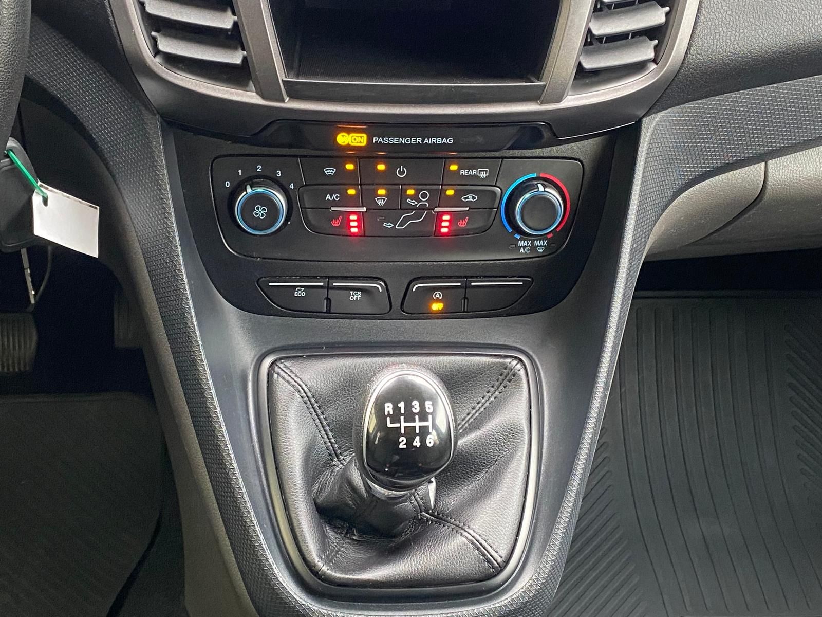 Fahrzeugabbildung Ford Transit Connect Kombi 1.5 EcoBlue m. CampingBox