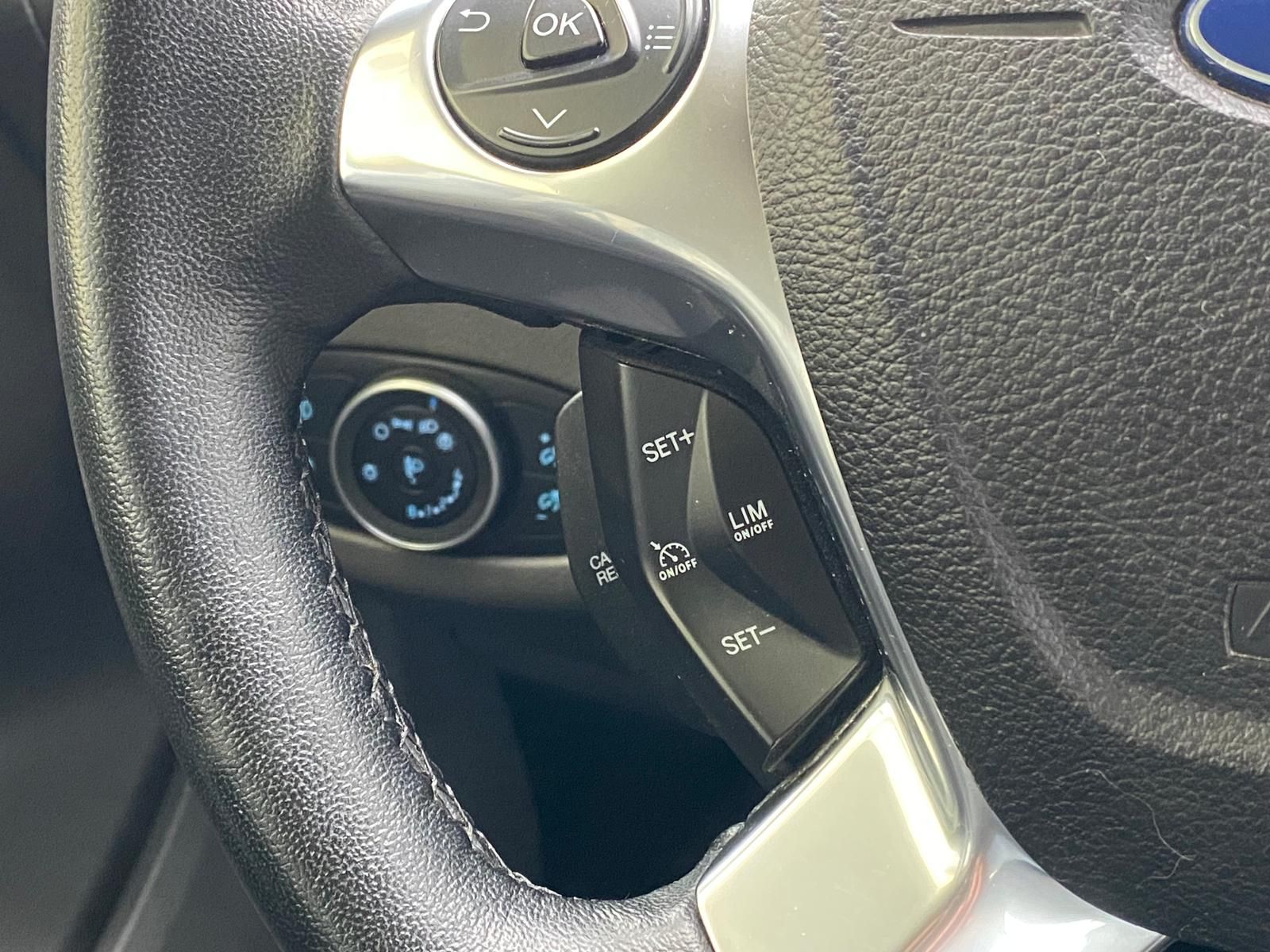 Fahrzeugabbildung Ford Transit Connect Kombi 1.5 EcoBlue m. CampingBox