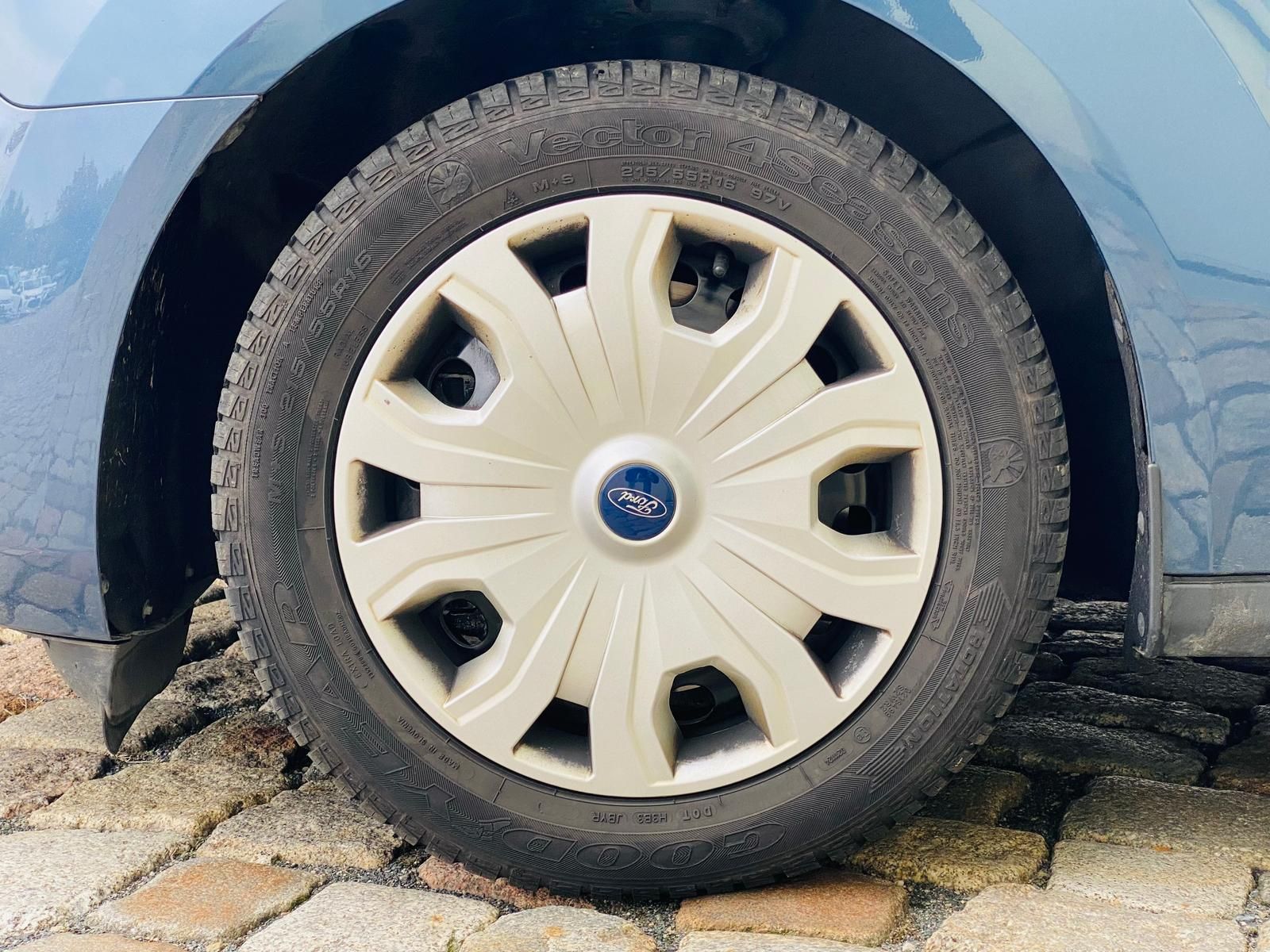 Fahrzeugabbildung Ford Transit Connect Kombi 1.5 EcoBlue m. CampingBox